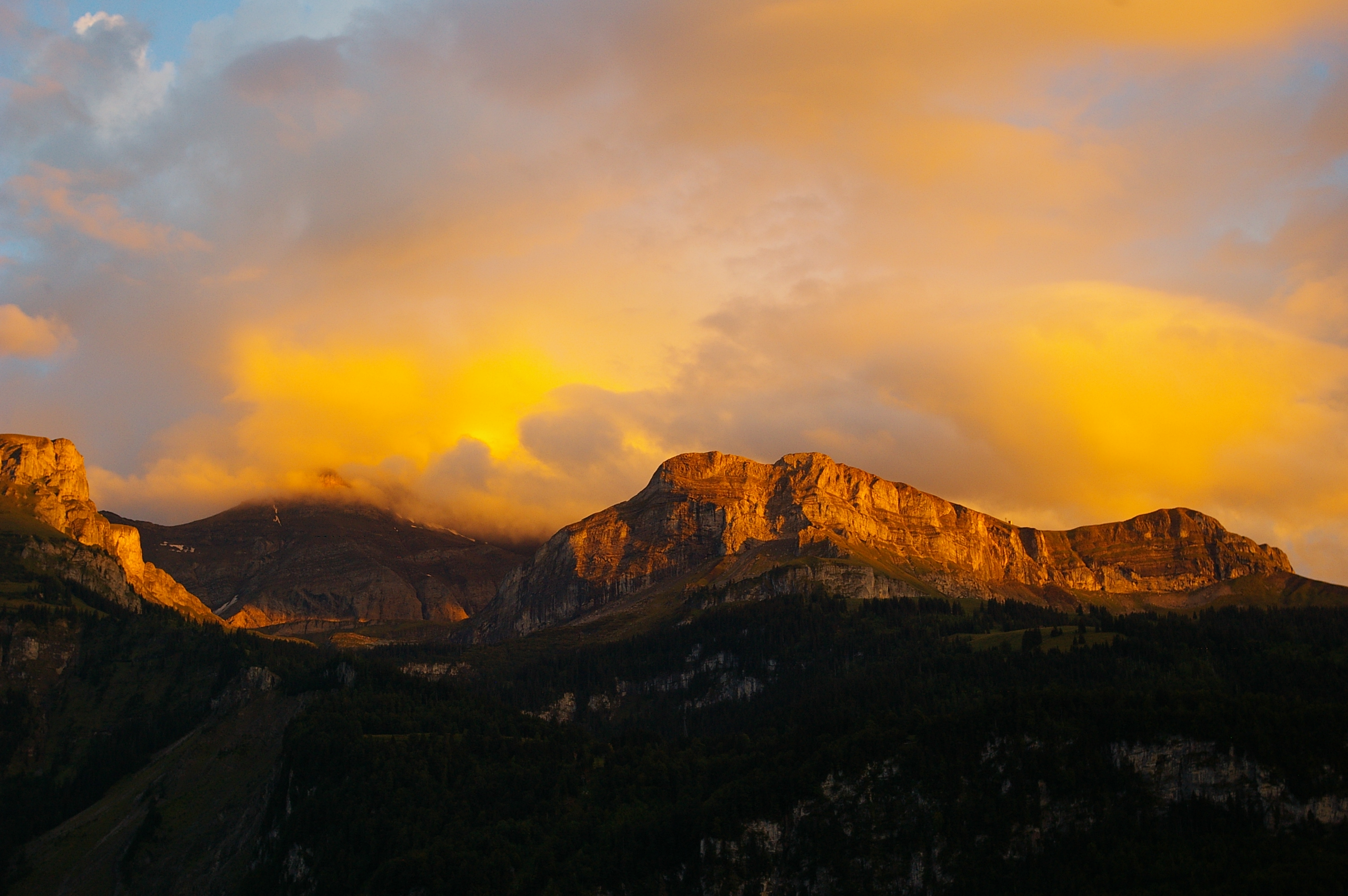 Sunset across the lake